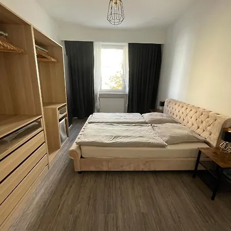Zentrale 3-zimmer-wohnung In Appartamento *